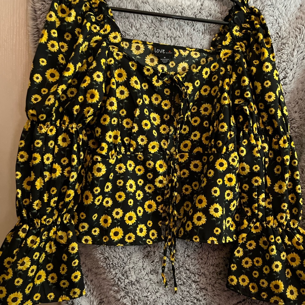 Sunflower blouse 🌻
